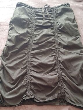 XCVI Olive Green Ruched 3/4 Length Skirt Sz MED